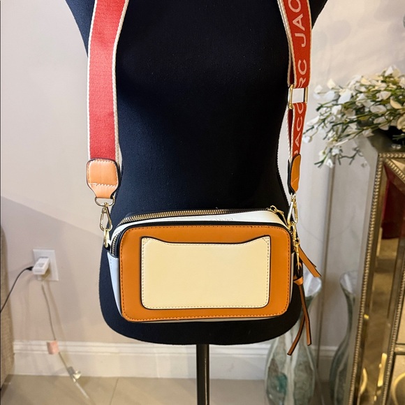 Marc Jacobs Bold Orange Crossbody Bag - Picture 4 of 7